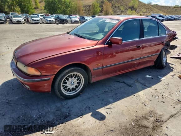 1999 BMW 5 Series 528i с VIN WBADM6333XBY20082, выставлен на аукционе Copart как лот 81728785 с пробегом Не указан миль и На запчасти • Non repairable. История ставок и продаж доступна на DreamBid. Изображение 1.