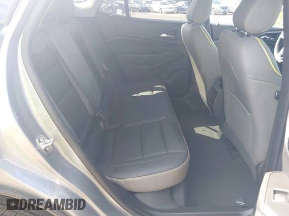 2024 Chevrolet Trax ACTIV z VIN KL77LKE25RC196943, wystawiony jako IAAI lot #42663107 z przebiegiem 16 982 mil mil oraz . Historia ofert i sprzedaży dostępna na DreamBid. Obrazek 8.