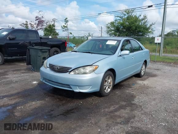 2005 Toyota Camry LE with VIN 4T1BF32K85U614474, listed as a IAAI auction lot 43214106 with 206,450 mi miles and . Bid and sale history available at DreamBid. Image 17.