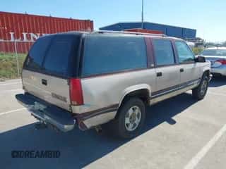 1993 Chevrolet Suburban with VIN 1GNFK16K8PJ405814, listed as a IAAI auction lot 43430783 with 267,694 mi miles and . Bid and sale history available at DreamBid. Image 4.
