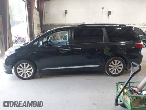 2017 Toyota Sienna XLE with VIN 5TDDZ3DC4HS149176, listed as a IAAI auction lot 42788642 with 117,285 mi miles and . Bid and sale history available at DreamBid. Image 14.