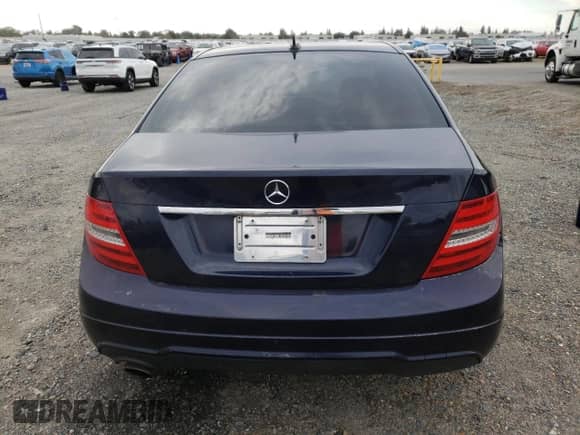 2014 Mercedes-Benz C 250 Sport z VIN WDDGF4HB1EA966388, wystawiony jako Copart lot #87310955 z przebiegiem 85 014 mil mil oraz Czysty tytuł • Clean title. Historia ofert i sprzedaży dostępna na DreamBid. Obrazek 6.