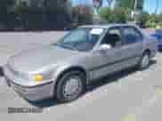 1992 Honda Accord с VIN JHMCB767XNC048811, выставлен на аукционе IAAI как лот 42945957 с пробегом 214 692 миль миль и . История ставок и продаж доступна на DreamBid. Изображение 2.