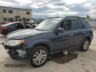 2013 Subaru Forester X Touring z VIN JF2SHAGC0DH439862, wystawiony jako Copart lot #55443875 z przebiegiem 86 170 mil mil oraz Szkoda całkowita • Salvage title. Historia ofert i sprzedaży dostępna na DreamBid. Obrazek 1.
