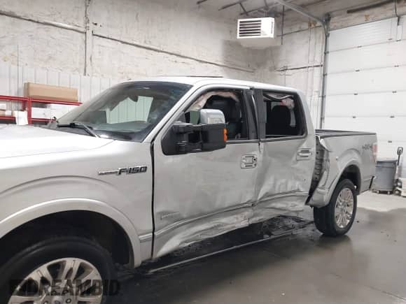 2014 Ford F-150 XL with VIN 1FTFW1ET2EFB32103, listed as a IAAI auction lot 42099813 with 67,823 mi miles and . Bid and sale history available at DreamBid. Image 6.