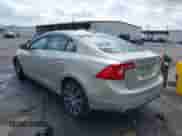 2018 Volvo S60 Inscription с VIN LYV402HKXJB172494, выставлен на аукционе IAAI как лот 42051257 с пробегом 59 838 миль миль и . История ставок и продаж доступна на DreamBid. Изображение 3.