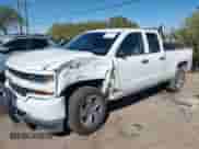 2017 Chevrolet Silverado 1500 Custom z VIN 1GCVKPEC9HZ281704, wystawiony jako IAAI lot #43386564 z przebiegiem 142 940 mil mil oraz . Historia ofert i sprzedaży dostępna na DreamBid. Obrazek 17.