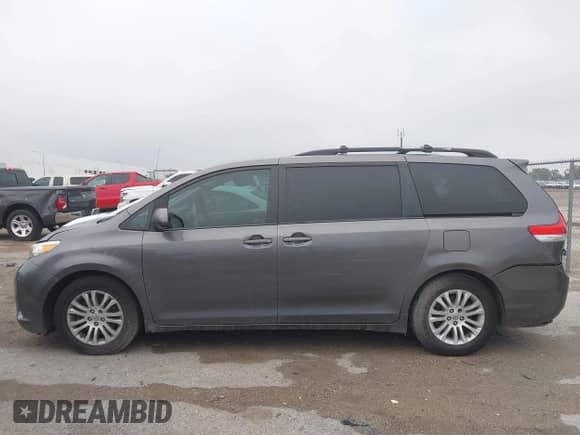 2013 Toyota Sienna XLE AAS with VIN 5TDYK3DCXDS302031, listed as a IAAI auction lot 43111515 with 168,838 mi miles and . Bid and sale history available at DreamBid. Image 14.