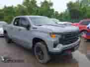 2024 Chevrolet Silverado 1500 Custom Trail Boss z VIN 3GCPDCEK2RG197468, wystawiony jako IAAI lot #42285969 z przebiegiem Nie podano mil oraz . Historia ofert i sprzedaży dostępna na DreamBid. Obrazek 1.