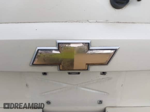 2010 Chevrolet Tahoe LTZ z VIN 1GNUCCE08AR165303, wystawiony jako IAAI lot #42588677 z przebiegiem 232 159 mil mil oraz . Historia ofert i sprzedaży dostępna na DreamBid. Obrazek 6.