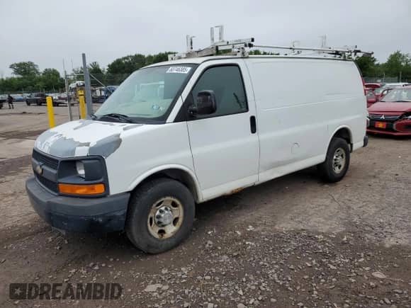 2010 Chevrolet Express Cargo z VIN 1GCZGFBA2A1153342, wystawiony jako Copart lot #60746385 z przebiegiem 142 770 mil mil oraz Czysty tytuł • Clean title. Historia ofert i sprzedaży dostępna na DreamBid. Obrazek 1.