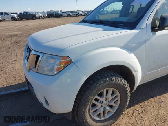 2016 Nissan Frontier SV z VIN 1N6AD0EV5GN726475, wystawiony jako IAAI lot #40481044 z przebiegiem 55 910 mil mil oraz . Historia ofert i sprzedaży dostępna na DreamBid. Obrazek 6.