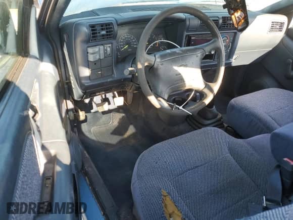1997 Chevrolet S-10 LS с VIN 1GCCS1445V8164850, выставлен на аукционе Copart как лот 42377425 с пробегом 168 042 миль миль и Чистый • Clean title. История ставок и продаж доступна на DreamBid. Изображение 8.