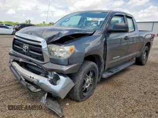 2013 Toyota Tundra z VIN 5TFRU5F17DX028710, wystawiony jako Copart lot #70522805 z przebiegiem 92 746 mil mil oraz Szkoda całkowita • Salvage title. Historia ofert i sprzedaży dostępna na DreamBid. Obrazek 1.