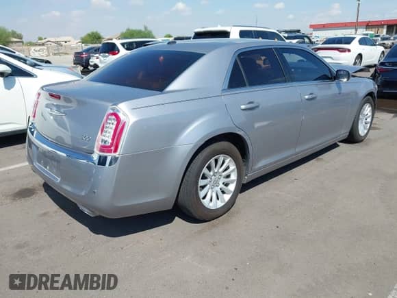 2013 Chrysler 300 with VIN 2C3CCAAG6DH612019, listed as a IAAI auction lot 43065392 with 114,371 mi miles and . Bid and sale history available at DreamBid. Image 4.