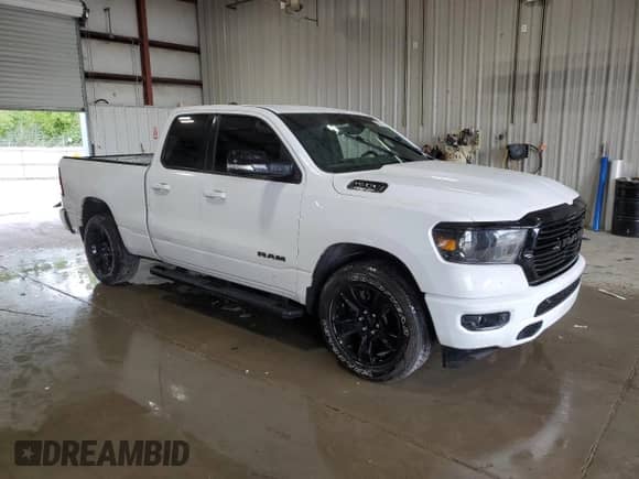 2021 Ram 1500 Big Horn z VIN 1C6SRFBT9MN553531, wystawiony jako Copart lot #70348165 z przebiegiem Nie podano mil oraz Szkoda całkowita • Salvage title. Historia ofert i sprzedaży dostępna na DreamBid. Obrazek 4.