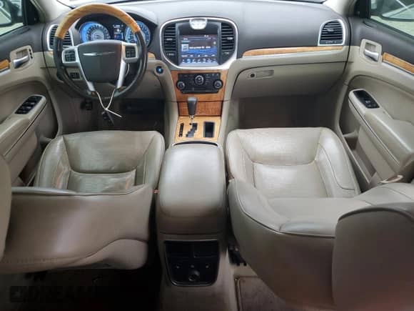 2012 Chrysler 300 C с VIN 2C3CCAETXCH109003, выставлен на аукционе Copart как лот 67315465 с пробегом 148 202 миль миль и Чистый • Clean title. История ставок и продаж доступна на DreamBid. Изображение 8.