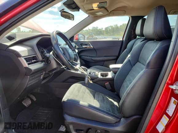 2024 Mitsubishi Outlander SE с VIN JA4J4VA89RZ015044, выставлен на аукционе Copart как лот 82344035 с пробегом 16 208 миль миль и Списание • Salvage title. История ставок и продаж доступна на DreamBid. Изображение 7.