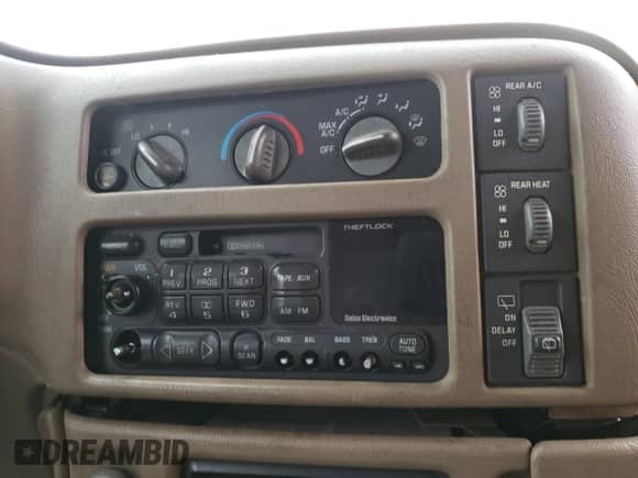 1998 Chevrolet Astro с VIN 1GNEL19W1WB183701, выставлен на аукционе Copart как лот 51358925 с пробегом 174 335 миль миль и На запчасти • Non repairable. История ставок и продаж доступна на DreamBid. Изображение 9.