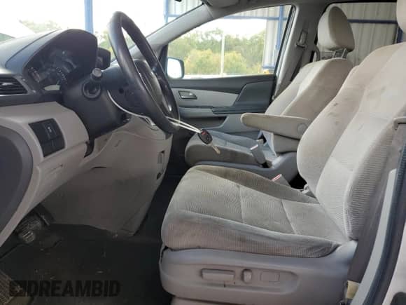 2013 Honda Odyssey LX z VIN 5FNRL5H27DB052198, wystawiony jako Copart lot #85646085 z przebiegiem 130 530 mil mil oraz Szkoda całkowita • Salvage title. Historia ofert i sprzedaży dostępna na DreamBid. Obrazek 7.