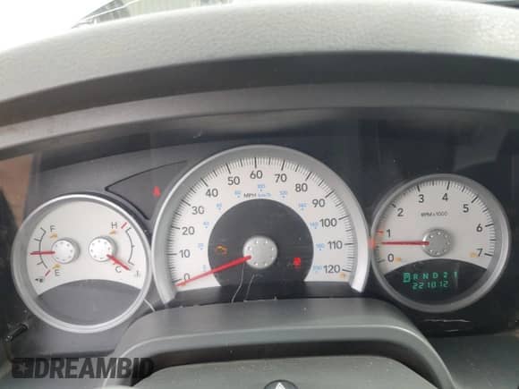 2005 Dodge Dakota Laramie z VIN 1D7HW58N35S152175, wystawiony jako Copart lot #61299295 z przebiegiem 221 812 mil mil oraz Nie do naprawy • Non repairable. Historia ofert i sprzedaży dostępna na DreamBid. Obrazek 9.