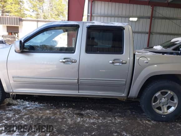 2010 Chevrolet Colorado 1LT z VIN 1GCDSCDE0A8101688, wystawiony jako IAAI lot #41631414 z przebiegiem 220 308 mil mil oraz . Historia ofert i sprzedaży dostępna na DreamBid. Obrazek 14.