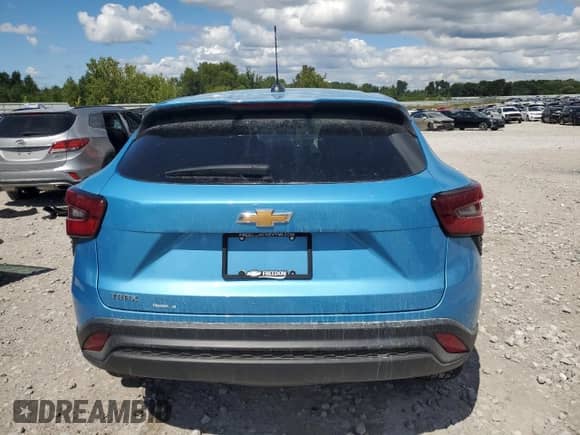 2025 Chevrolet Trax LS с VIN KL77LFEP4SC039039, выставлен на аукционе Copart как лот 69467065 с пробегом 11 819 миль миль и Списание • Salvage title. История ставок и продаж доступна на DreamBid. Изображение 6.