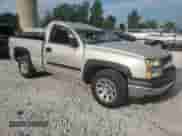 2005 Chevrolet Silverado 1500 z VIN 1GCEC14X75Z302382, wystawiony jako Copart lot #68859405 z przebiegiem Nie podano mil oraz Czysty tytuł • Clean title. Historia ofert i sprzedaży dostępna na DreamBid. Obrazek 4.
