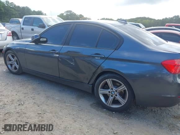 2015 BMW 3 Series 328i с VIN WBA3A5G59FNS84360, выставлен на аукционе IAAI как лот 42928131 с пробегом 131 144 миль миль и . История ставок и продаж доступна на DreamBid. Изображение 14.