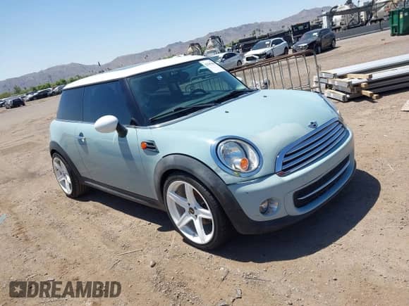 2012 MINI Hardtop with VIN WMWSU3C51CT261434, listed as a IAAI auction lot 42569468 with 100,930 mi miles and . Bid and sale history available at DreamBid. Image 1.