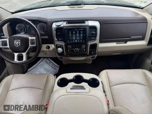 2016 Ram 1500 Laramie z VIN 1C6RR7VM9GS143262, wystawiony jako Copart lot #55879855 z przebiegiem 159 920 mil mil oraz Czysty tytuł • Clean title. Historia ofert i sprzedaży dostępna na DreamBid. Obrazek 9.