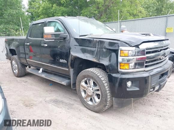 2018 Chevrolet Silverado 2500HD High Country с VIN 1GC1KXEY0JF116819, выставлен на аукционе IAAI как лот 42502418 с пробегом 113 411 миль миль и . История ставок и продаж доступна на DreamBid. Изображение 1.