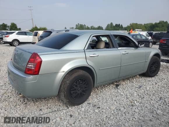 2006 Chrysler 300 C with VIN 2C3LK63H96H110050, listed as a Copart auction lot 67267285 with Not provided miles and Salvage title. Bid and sale history available at DreamBid. Image 3.