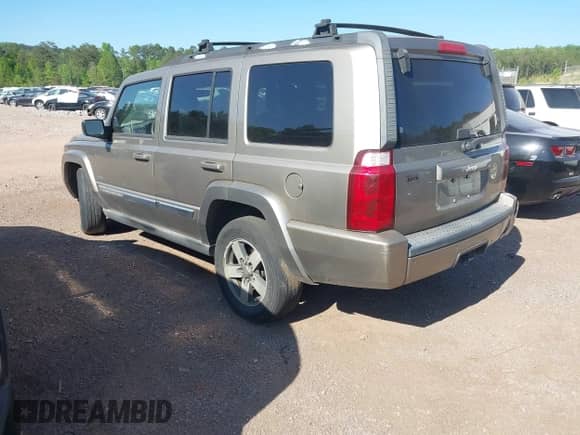 2006 Jeep Commander with VIN 1J8HH48N76C293897, listed as a IAAI auction lot 42021253 with 214,412 mi miles and . Bid and sale history available at DreamBid. Image 3.