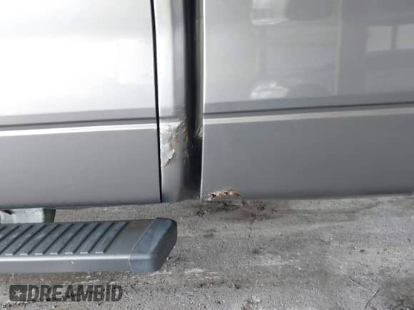 2013 Ford F-150 XL z VIN 1FTFW1EF0DFD14147, wystawiony jako IAAI lot #42869432 z przebiegiem Nie podano mil oraz . Historia ofert i sprzedaży dostępna na DreamBid. Obrazek 19.