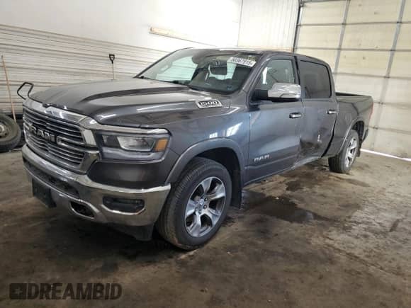 2020 Ram 1500 Laramie z VIN 1C6SRFRT1LN240624, wystawiony jako Copart lot #50367915 z przebiegiem 119 303 mil mil oraz Szkoda całkowita • Salvage title. Historia ofert i sprzedaży dostępna na DreamBid. Obrazek 1.