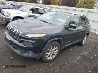 2014 Jeep Cherokee Latitude с VIN 1C4PJMCB7EW267964, выставлен на аукционе Copart как лот 82617925 с пробегом 146 962 миль миль и Чистый • Clean title. История ставок и продаж доступна на DreamBid. Изображение 1.
