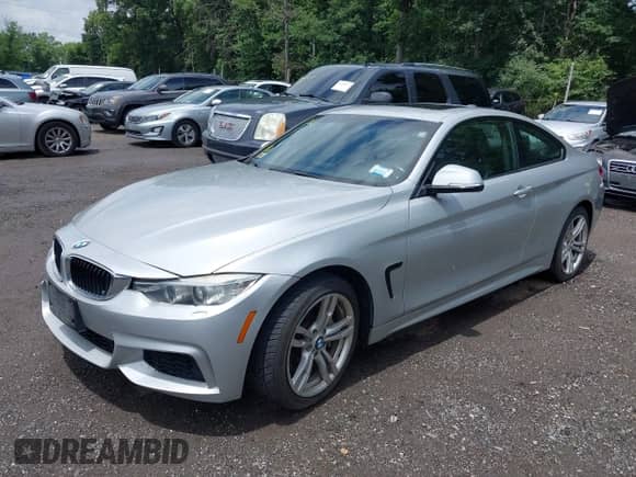 2014 BMW 4 Series 435i xDrive с VIN WBA3R5C55EK186196, выставлен на аукционе IAAI как лот 42678249 с пробегом 71 362 миль миль и . История ставок и продаж доступна на DreamBid. Изображение 17.