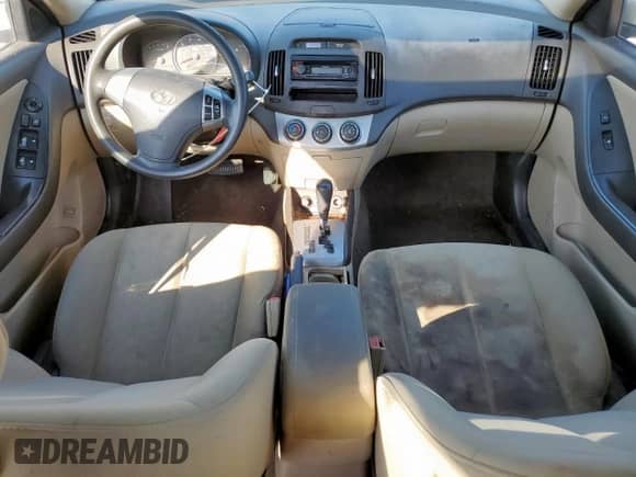 2010 Hyundai Elantra GLS z VIN KMHDU4ADXAU052482, wystawiony jako Copart lot #85738995 z przebiegiem 209 764 mil mil oraz Szkoda całkowita • Salvage title. Historia ofert i sprzedaży dostępna na DreamBid. Obrazek 8.