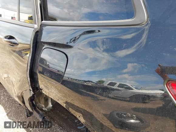 2025 Honda Passport EX-L with VIN 5FNYF8H54SB018988, listed as a IAAI auction lot 42612157 with 2,593 mi miles and . Bid and sale history available at DreamBid. Image 18.