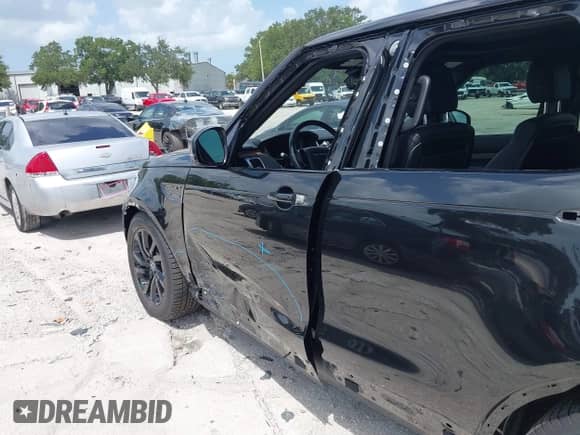 2019 Land Rover Discovery SE with VIN SALRG2RV1K2413333, listed as a IAAI auction lot 42833333 with 60,586 mi miles and . Bid and sale history available at DreamBid. Image 22.