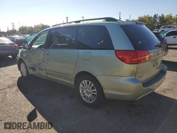 2010 Toyota Sienna XLE с VIN 5TDYK4CCXAS303876, выставлен на аукционе Copart как лот 81272115 с пробегом 170 141 миль миль и Списание • Salvage title. История ставок и продаж доступна на DreamBid. Изображение 2.
