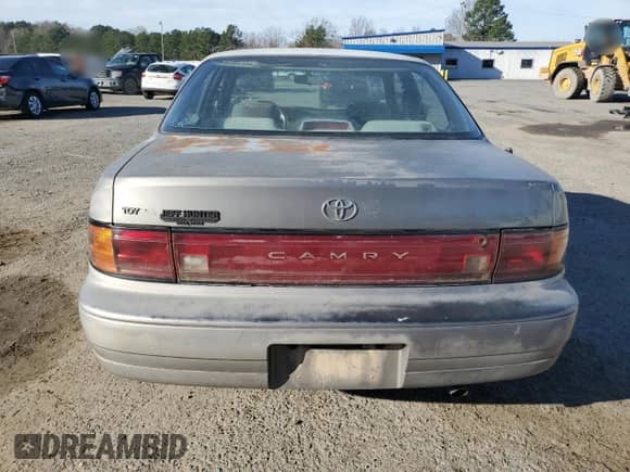 1992 Toyota Camry LE с VIN 4T1SK12E3NU104088, выставлен на аукционе Copart как лот 47496735 с пробегом 174 957 миль миль и Списание • Salvage title. История ставок и продаж доступна на DreamBid. Изображение 6.
