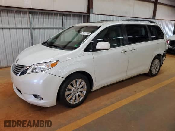 2012 Toyota Sienna XLE AAS z VIN 5TDYK3DC1CS268494, wystawiony jako Copart lot #71156765 z przebiegiem 98 544 mil mil oraz Szkoda całkowita • Salvage title. Historia ofert i sprzedaży dostępna na DreamBid. Obrazek 1.