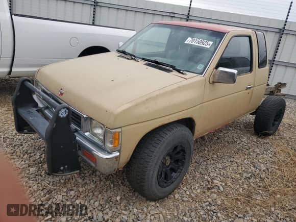 1995 Nissan Frontier SE with VIN 1N6HD16Y2SC445932, listed as a Copart auction lot 70150925 with 166,460 mi miles and Clean title. Bid and sale history available at DreamBid. Image 1.
