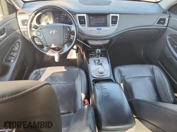 2012 Hyundai Genesis 4.6L с VIN KMHGC4DF0CU173375, выставлен на аукционе Copart как лот 70649525 с пробегом 236 261 миль миль и Списание • Salvage title. История ставок и продаж доступна на DreamBid. Изображение 8.