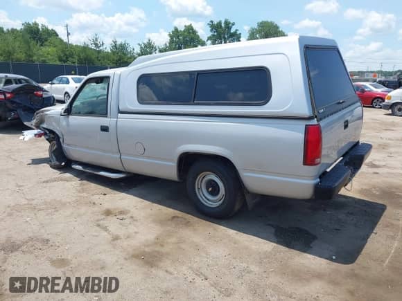 1995 Chevrolet Silverado 1500 z VIN 1GCEC14Z2SZ122630, wystawiony jako IAAI lot #42616231 z przebiegiem Nie podano mil oraz . Historia ofert i sprzedaży dostępna na DreamBid. Obrazek 3.