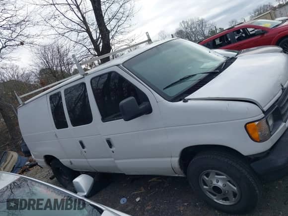 2003 Ford Econoline Cargo z VIN 1FTSE34L43HA46713, wystawiony jako IAAI lot #41193046 z przebiegiem 346 351 mil mil oraz . Historia ofert i sprzedaży dostępna na DreamBid. Obrazek 12.