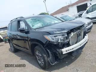 2022 Honda Passport TrailSport with VIN 5FNYF8H60NB013915, listed as a IAAI auction lot 42824907 with 22,900 mi miles and . Bid and sale history available at DreamBid. Image 1.