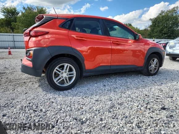 2019 Hyundai Kona SE с VIN KM8K12AA7KU286428, выставлен на аукционе Copart как лот 85348165 с пробегом 99 589 миль миль и Списание • Salvage title. История ставок и продаж доступна на DreamBid. Изображение 3.